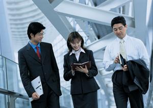 【2025年最新】パーカーの選び方とコーデ術完全ガイド